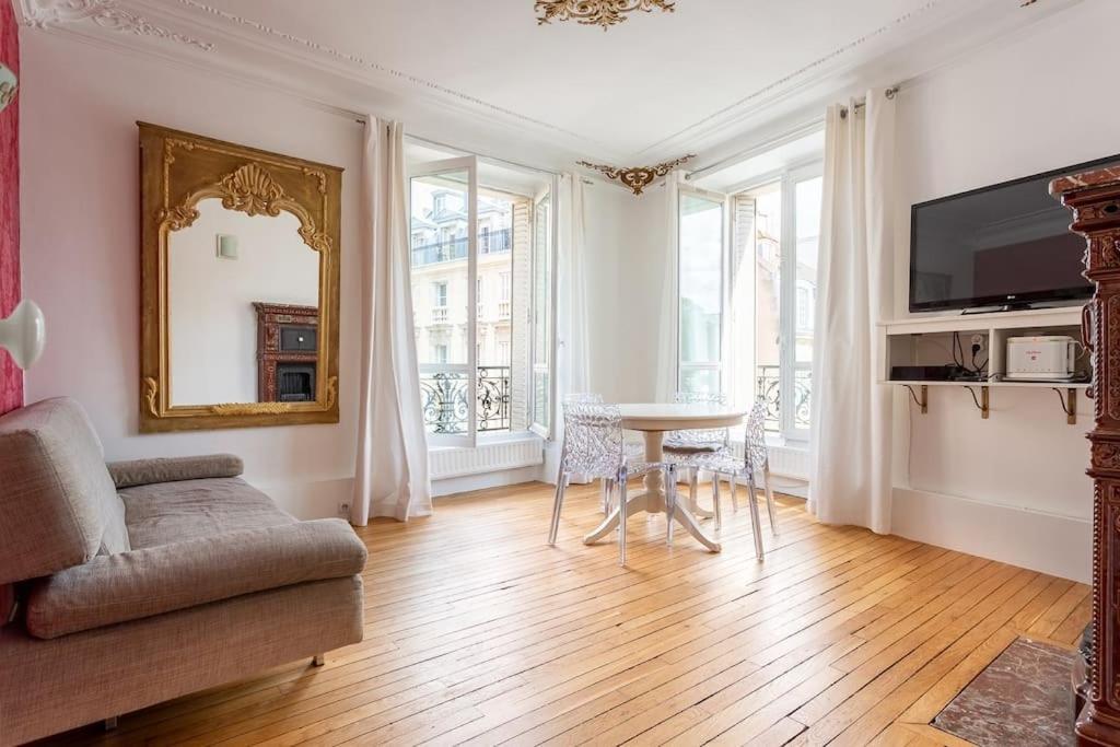 Le Marais, Fantastic View On Archives Nationales Apartment Paris Bagian luar foto