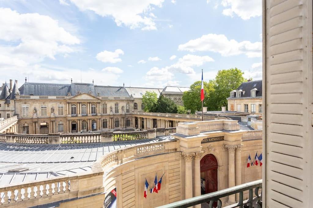 Le Marais, Fantastic View On Archives Nationales Apartment Paris Bagian luar foto